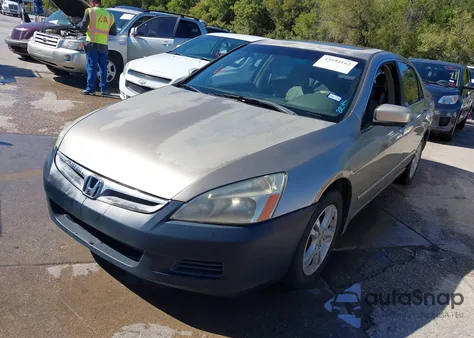 2006 Honda Accord 2.4 Ex from USA, damaged, VIN 1HGCM56816A065603